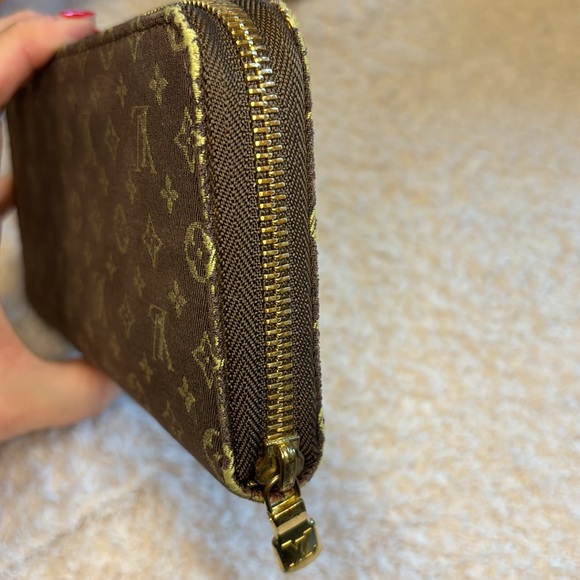SALE🛍️ Louis Vuitton Mini Lin Denim Zippy Wallet - Picture 4 of 13